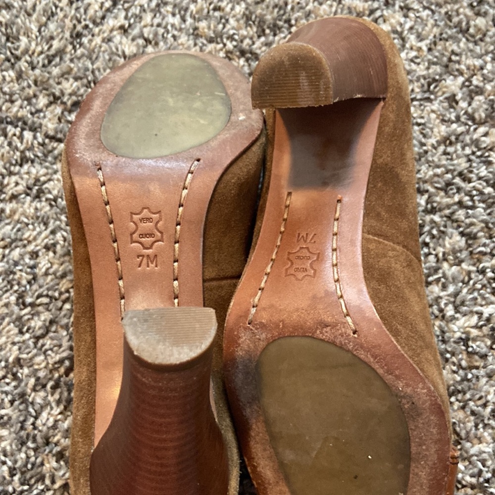 Michael Kors Suede Pumps - Picture 5 of 5